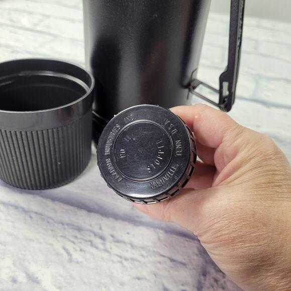 Vintage Aladdin 1 Quart Thermos with Side Handle 37210 no damage - Picture 8 of 16